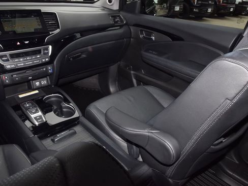 Used 2022 Honda Pilot Elite image 18