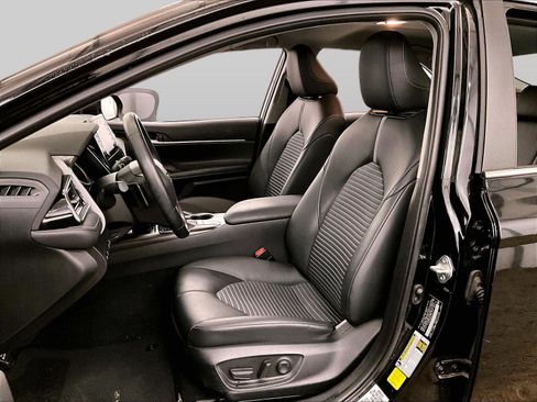 Used 2023 Toyota Camry SE image 24
