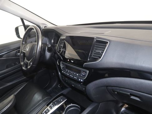 Used 2019 Honda Pilot Touring image 38
