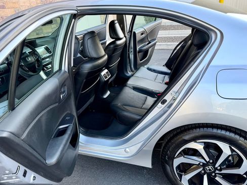 Used 2017 Honda Accord EX-L image 12