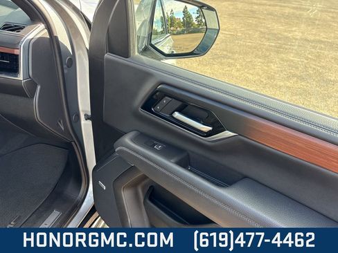Used 2025 GMC Yukon Denali image 25