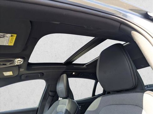 Used 2019 Volvo S60 T6 R-Design AWD/4WD image 16