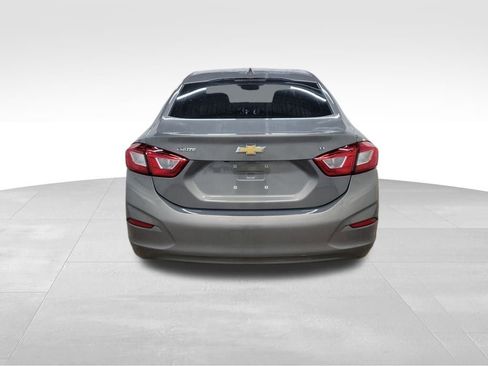 Used 2018 Chevrolet Cruze LT image 6