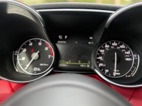 Used 2019 Alfa Romeo Giulia AWD w/ Quick Order Package 22J Sport image 24