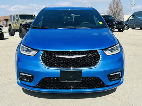 New 2026 Chrysler Pacifica Select FWD image 34