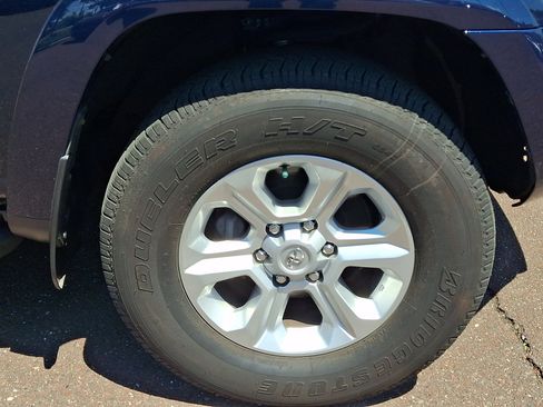Used 2024 Toyota 4Runner SR5 Premium w/ Moonroof Package AWD/4WD image 8