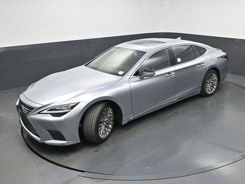 Used 2024 Lexus LS 500 RWD image 33