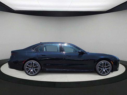 Used 2026 BMW i7 xDrive60 w/ M Sport Package RWD image 9