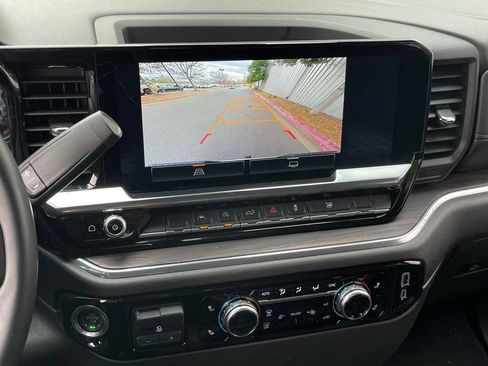 Used 2025 GMC Sierra 1500 SLT AWD/4WD image 19