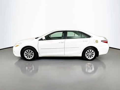 Used 2015 Toyota Camry LE FWD image 5