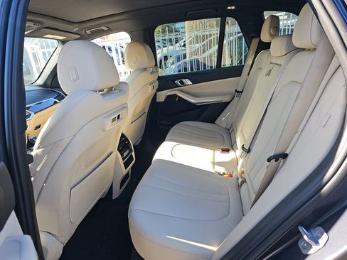 Used 2019 BMW X5 xDrive40i w/ Premium Package 2 AWD/4WD image 11