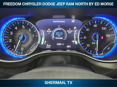 Used 2024 Chrysler Pacifica Touring-L image 10