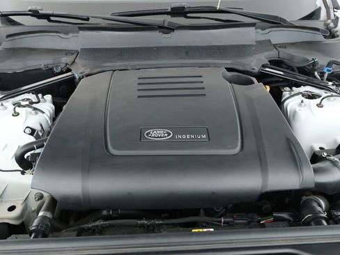 Used 2024 Land Rover Discovery S image 26