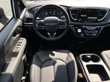 New 2026 Chrysler Pacifica Select image 3