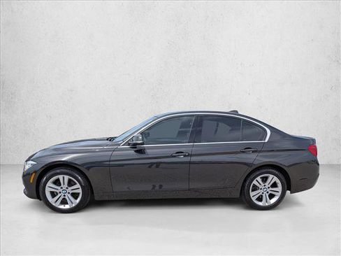 Used 2017 BMW 330i xDrive Sedan AWD/4WD image 9