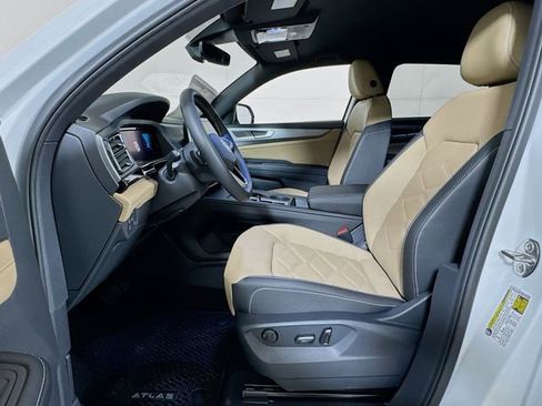 New 2026 Volkswagen Atlas Cross Sport SE image 12