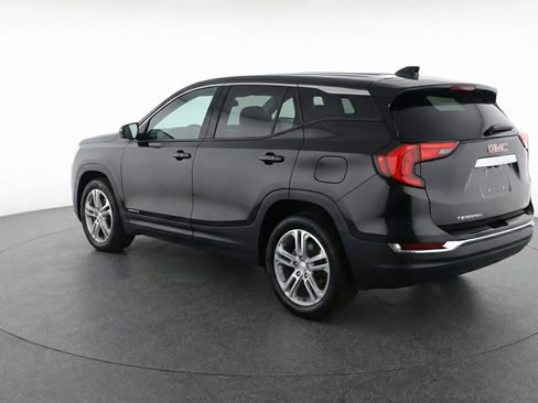 Used 2024 GMC Terrain SLE image 6