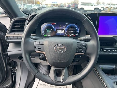 Used 2023 Toyota Crown XLE image 18