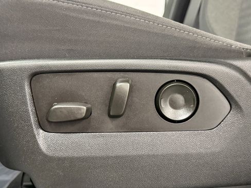 Used 2023 Chevrolet Silverado 1500 LT image 25