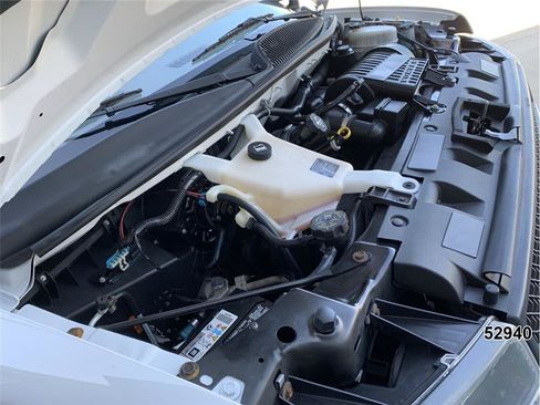 Used 2020 Chevrolet Express 3500 w/ Driver Convenience Package RWD image 15