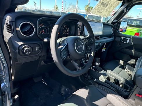 New 2026 Jeep Gladiator Sport AWD/4WD image 17