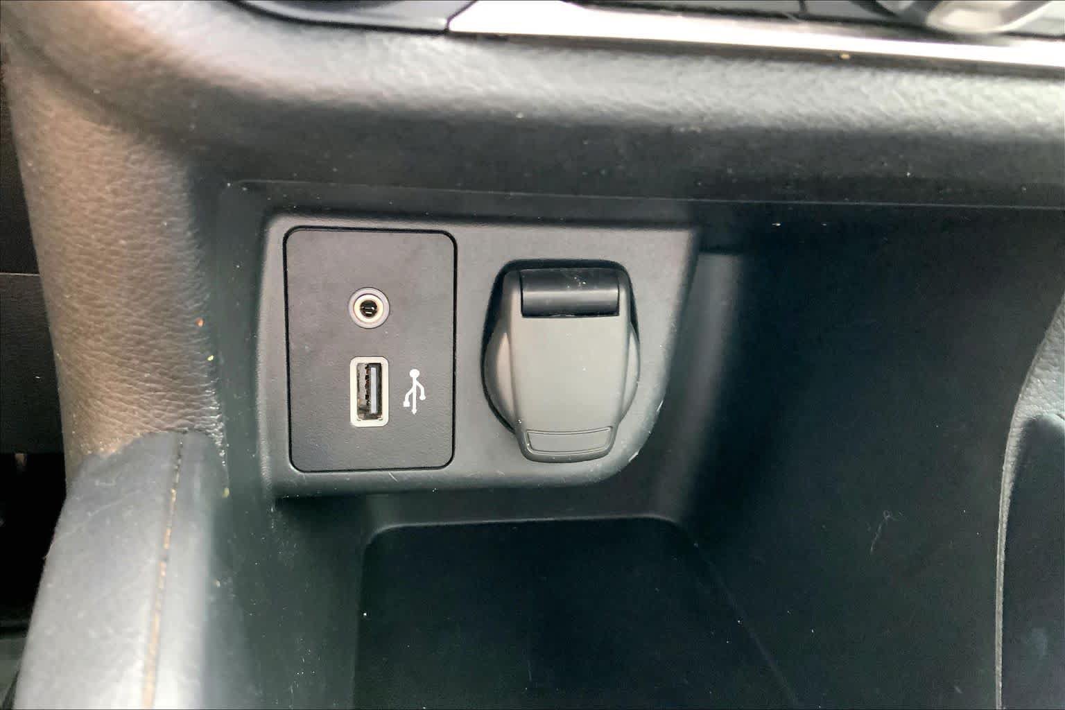 Used 2021 Nissan Versa S FWD image 34
