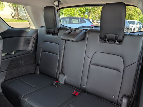 Used 2023 Nissan Pathfinder SL w/ SL Premium Package AWD/4WD image 19