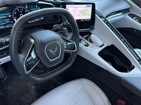 Used 2023 Chevrolet Corvette Stingray Premium Conv w/ Z51 Performance Package RWD image 11