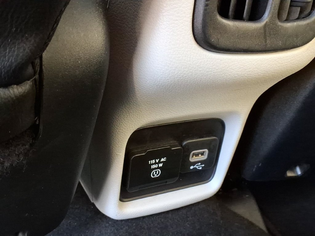 Used 2020 Jeep Compass Latitude w/ Popular Equipment Group FWD image 17