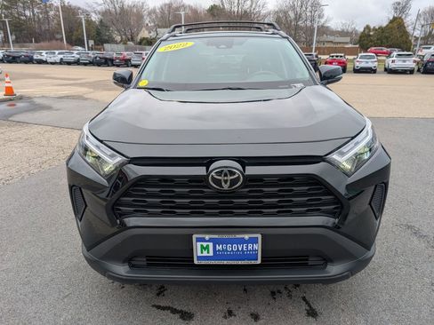 Used 2022 Toyota RAV4 XLE w/ Convenience Package image 9