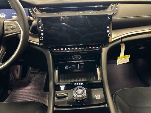 New 2026 Jeep Grand Cherokee Altitude AWD/4WD image 12