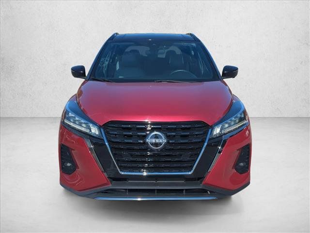 Used 2023 Nissan Kicks SR w/ SR Premium Package FWD image 2