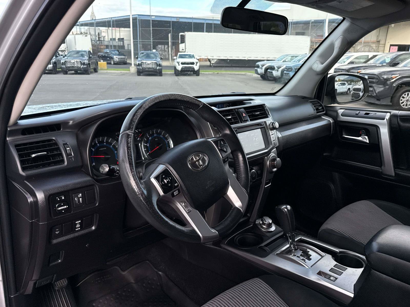 Used 2016 Toyota 4Runner SR5 AWD/4WD image 10