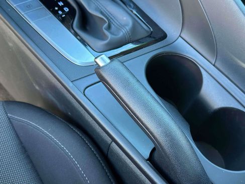 Used 2024 Hyundai Elantra SE image 28