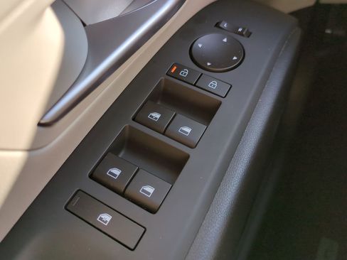 Certified 2025 Hyundai Tucson SE image 21