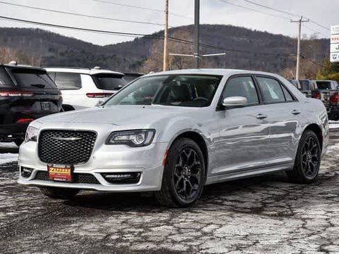 Certified 2023 Chrysler 300 Touring L w/ Comfort Group image 7