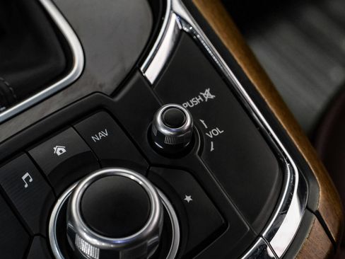 Used 2018 MAZDA CX-9 Signature AWD/4WD image 32