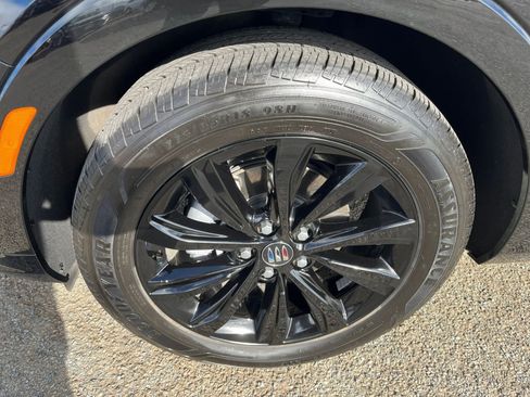 Used 2025 Buick Envista Sport Touring image 24