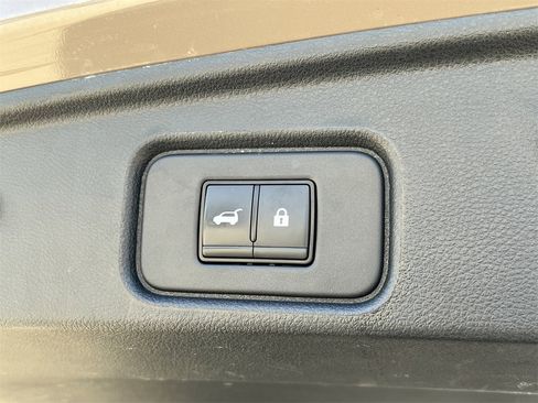 Certified 2024 Nissan Pathfinder Platinum image 29