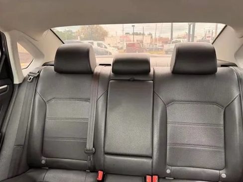Used 2017 Volkswagen Passat 1.8T SE w/ SE Lighting Package FWD image 8