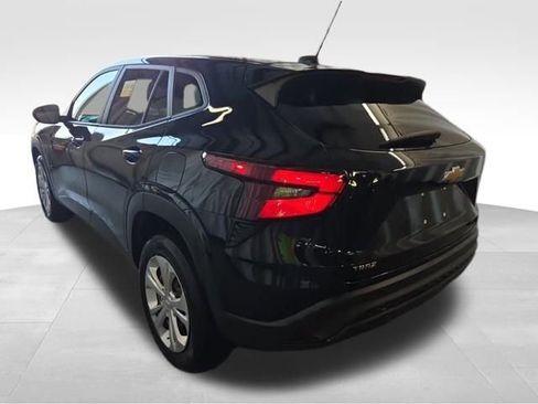 Used 2024 Chevrolet Trax LS image 5