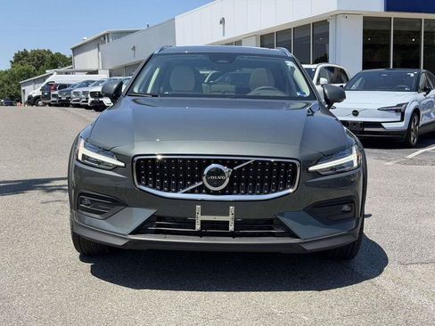 New 2026 Volvo V60 B5 Cross Country Plus w/ Climate Package AWD/4WD image 23