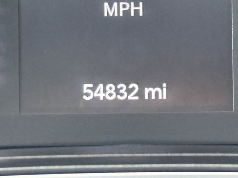 Used 2019 Jeep Cherokee Latitude Plus w/ Cold Weather Group image 26