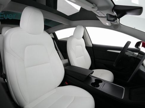 Used 2022 Tesla Model 3 Performance image 8