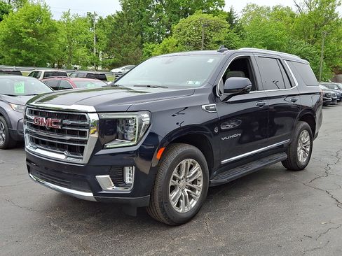 Used 2022 GMC Yukon SLT w/ SLT Premium Package AWD/4WD image 3