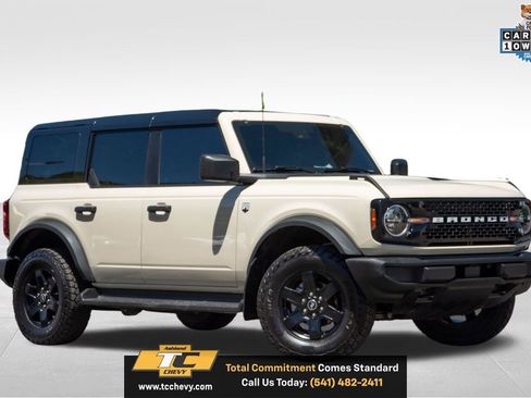 Used 2025 Ford Bronco Big Bend AWD/4WD image 3