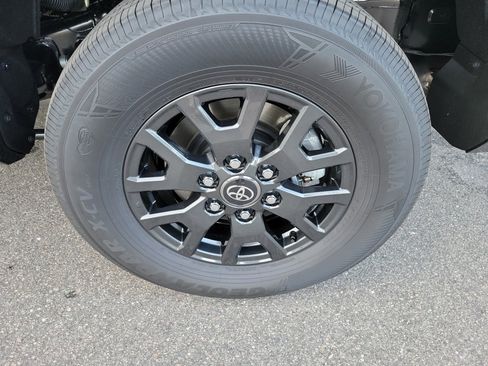 Used 2025 Toyota 4Runner SR5 image 27