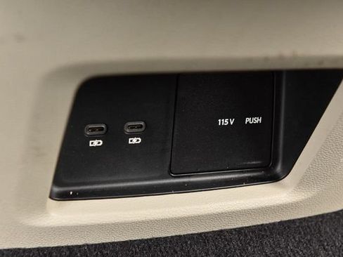 Used 2024 Volkswagen Atlas SEL AWD/4WD image 24