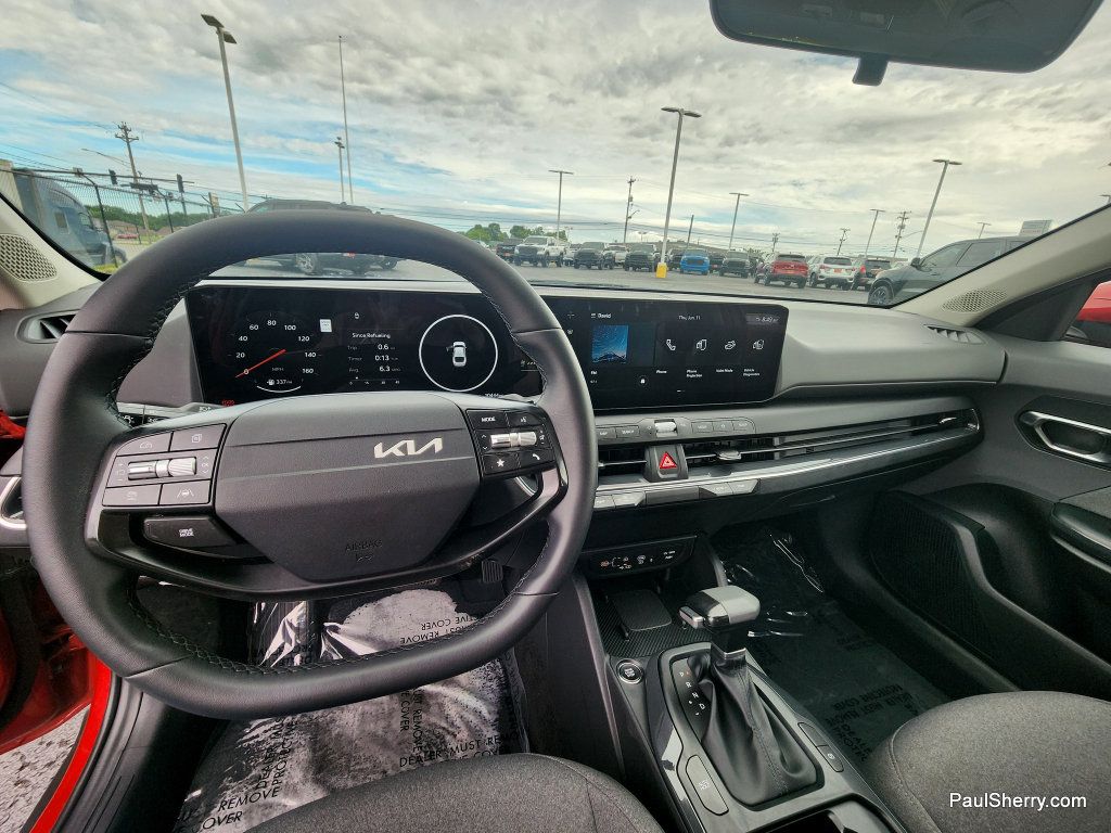 Used 2025 Kia K4 EX FWD image 31