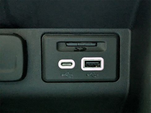 Used 2022 Chevrolet Blazer Premier w/ Enhanced Convenience Package image 32